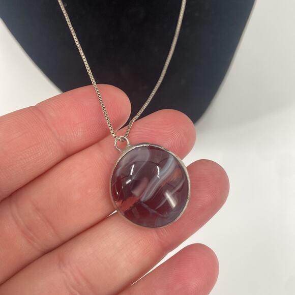 Sterling silver purple glass circle pendant - Picture 2 of 6